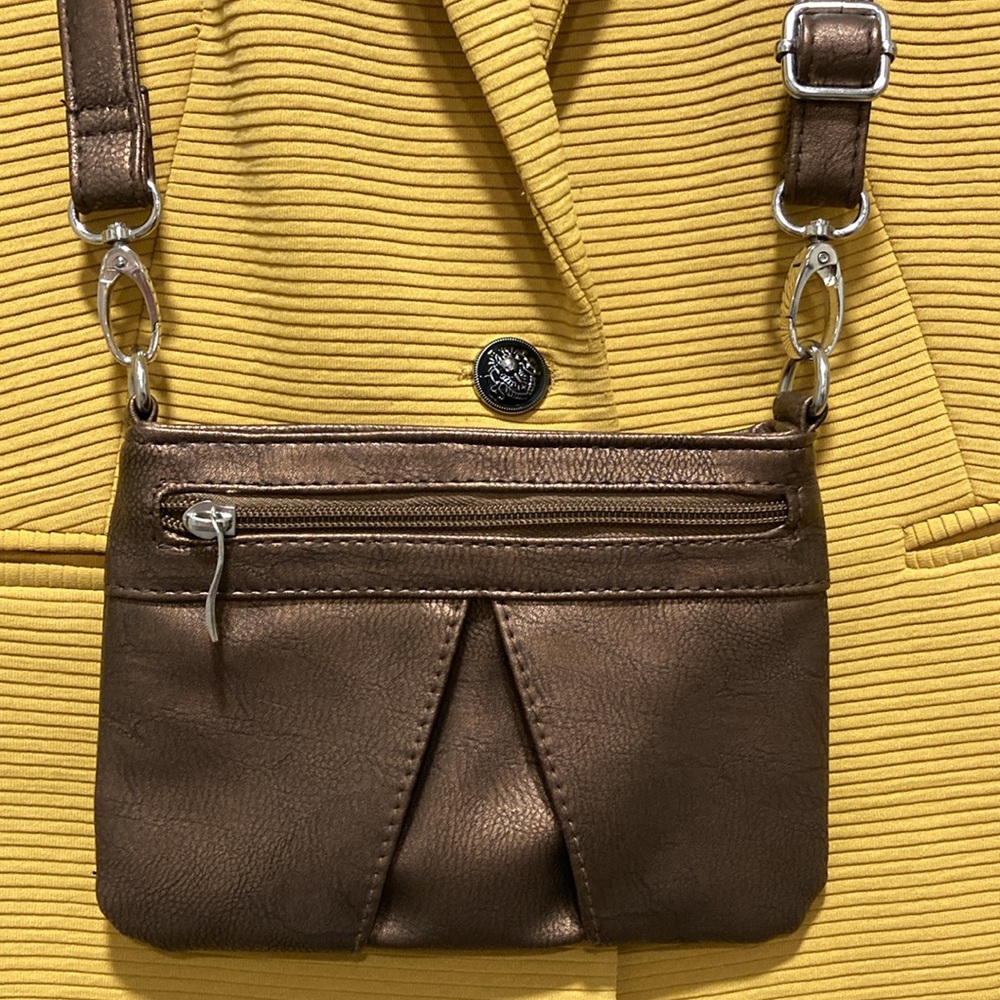 NWOT - Copper Coloured Crossbody Bag Adjustable Strap V Front Zippered Pocket